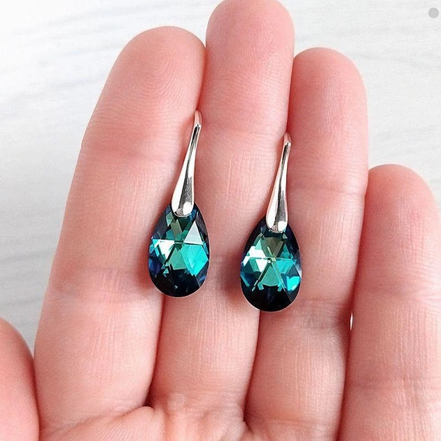 Серьги Hand Made с каплями Swarovski насыщенного синего цвета с переливами - Фото 2 Серьги Hand Made с каплями Swarovski насыщенного синего цвета с переливами - изображение 2