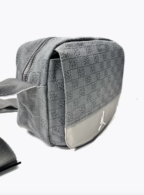 Сумка через плечо Jordan Monogram серого цвета. - изображение 7