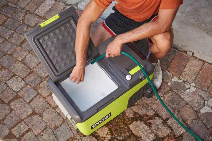 Холодильник акумуляторний мобільний Ryobi ONE+ RY18CB23A-0 18В/220В/12В 23 л 2хUSB +20...-20°С без АКБ і ЗП (5133006103) - зображення 2