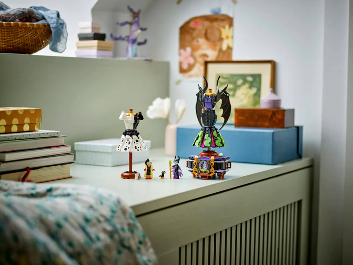Zestaw klocków LEGO Disney Suknie Maleficent i Cruelli De Vil 524 elementy (43262) - obraz 8
