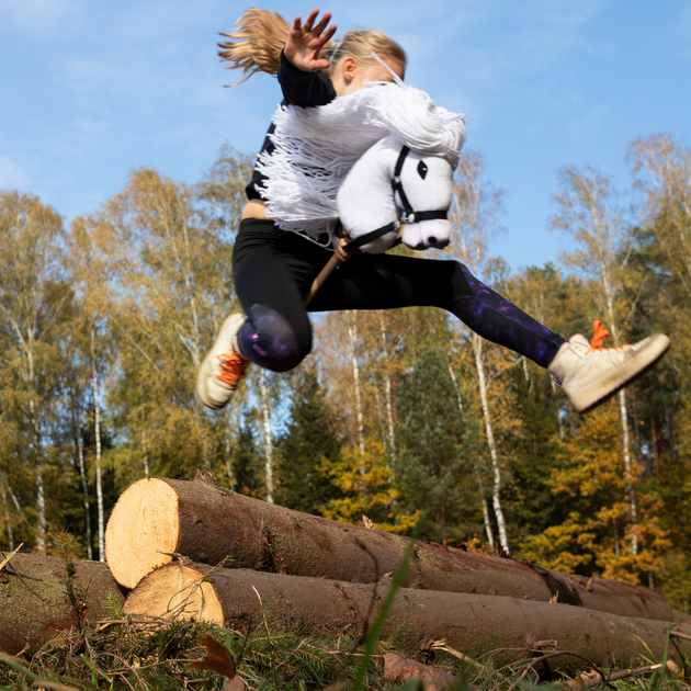 Duży koń na kiju Hobby Horse Skippi z kantarem i wodzami Biały (5906361450117) - obraz 8