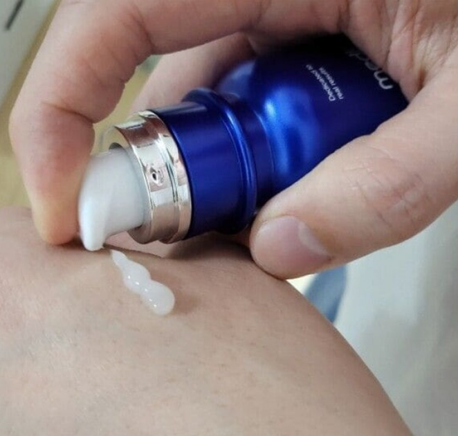 Сыворотка с экзосомами и спикулами для сужения пор Medicube One Day Exosome Shot Pore Ampoule 7500 30ml - изображение 4