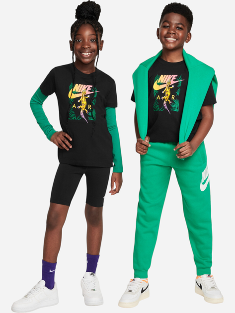 Koszulka chłopięca młodzieżowa bawełniana Nike Sportswear FZ5158-010 M (137-147 cm) Czarna - obraz 3