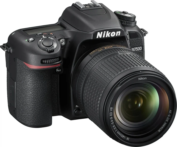 Дзеркальна камера Nikon D7500 + AF-S DX Nikkor 18-140mm f/3.5-5.6G ED VR Kit (VBA510K002) - Фото 2 Дзеркальна камера Nikon D7500 + AF-S DX Nikkor 18-140mm f/3.5-5.6G ED VR Kit (VBA510K002) - зображення 2