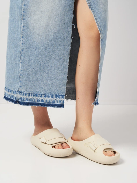 SKW★ Жіночі шльопанці для пляжу Crocs Mellow Luxe Recovery Slide