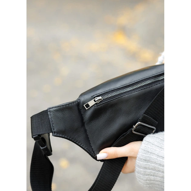 Жіноча сумка на пояс бананка шкіряна Sambag Tirso BTT чорнa - Фото 8 Жіноча сумка на пояс бананка шкіряна Sambag Tirso BTT чорнa - изображение 8
