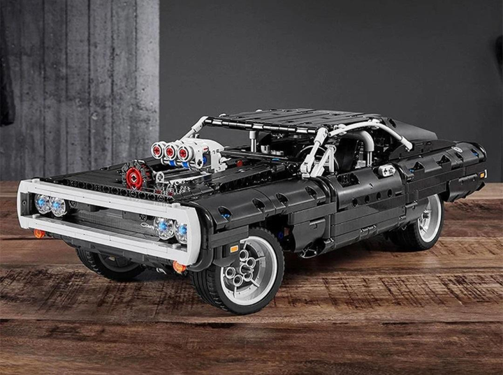 Конструктор Technic Dodge Charger 1077 деталей авто Домініка