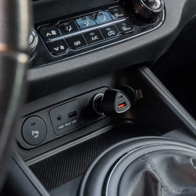 Автомобільний зарядний пристрій Amio USB-A + USB-C 38 Вт (04283) - Фото 2 Автомобільний зарядний пристрій Amio USB-A + USB-C 38 Вт (04283) - зображення 2