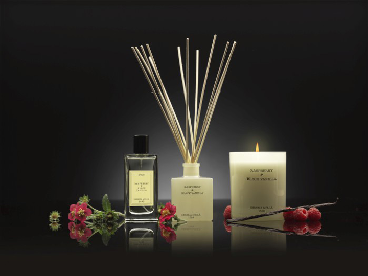 Ароматична свічка Cereria Molla Premium Raspberry and Black Vanilla 230 г (8424405055335) - зображення 4