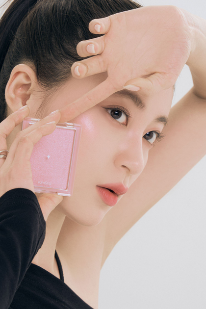 Хайлайтер для обличчя Rom&nd See Through Veillighter 02 Moonkissed Veil 5.5 г (8809625242930) - зображення 4