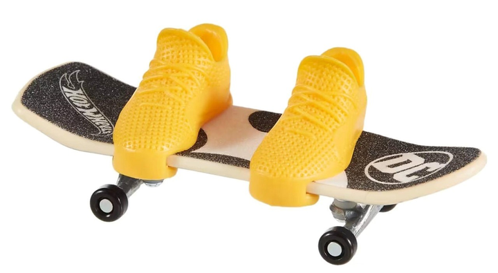 Zestaw zabawek Hot Wheels Deskorolka Batman+ buty do jazdy palcami HYL40 (0194735250097) - obraz 4
