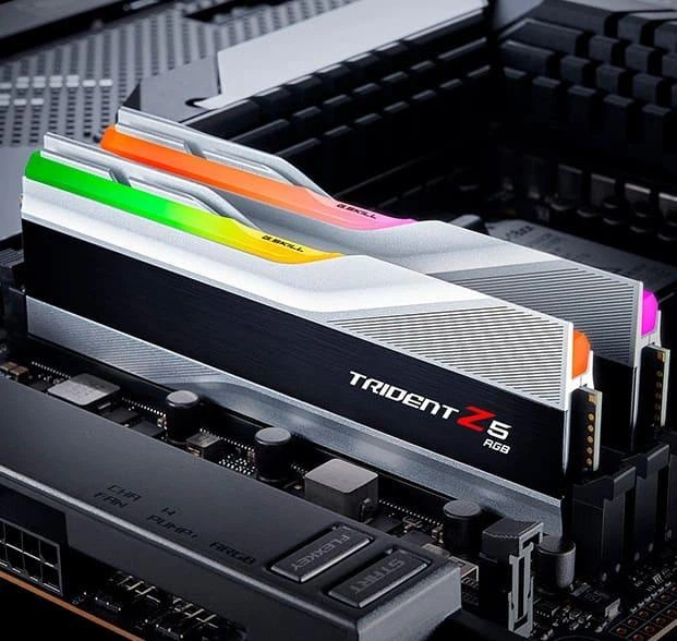 Модуль пам'яті G.Skill DDR5 64GB (2x32) 6400 Trident Z5 RGB Silver (F5-6400J3239G32GX2-TZ5RS) - зображення 3
