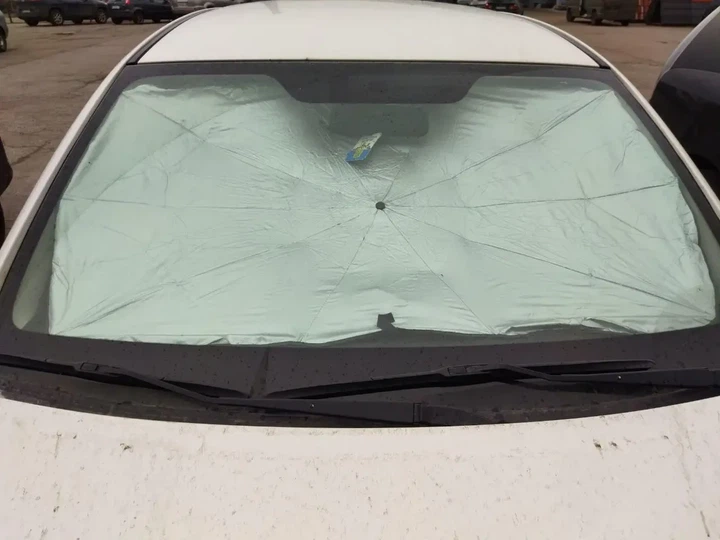 Автомобильный солнцезащитный зонтик на лобовое стекло 78х136 см - изображение 8