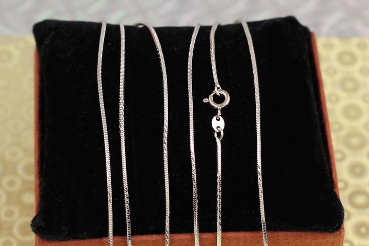 Цепь Xuping Jewelry квадратный жгут с рисунком 45 см 1 мм серебристая - Фото 1 Цепь Xuping Jewelry квадратный жгут с рисунком 45 см 1 мм серебристая - изображение 1
