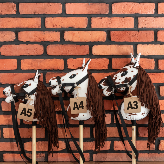 Koń na kiju Hobby Horse Skippi z kantarem i wodzami A4 Gniado-srokaty (5906361450650) - obraz 7