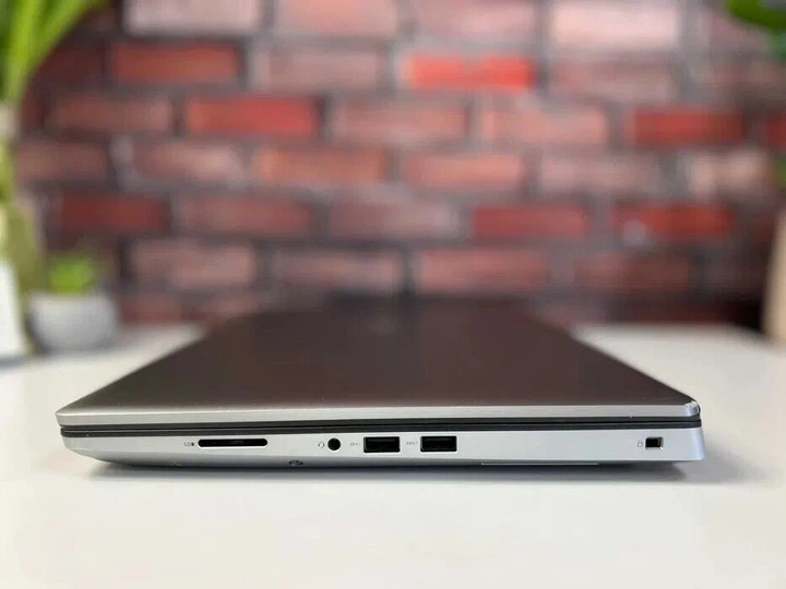 Мобильная рабочая станция Dell Precision 7550 / 15.6" (1920x1080) IPS / Intel Core i9-10885H (8 (16) ядер по 2.4 - 5.3 GHz) / 32 GB DDR4 / 1000 GB SSD M.2 / nVidia Quadro RTX 4000, 8 GB GDDR6, 256-bit / WebCam б/у - Фото 4 Мобильная рабочая станция Dell Precision 7550 / 15.6" (1920x1080) IPS / Intel Core i9-10885H (8 (16) ядер по 2.4 - 5.3 GHz) / 32 GB DDR4 / 1000 GB SSD M.2 / nVidia Quadro RTX 4000, 8 GB GDDR6, 256-bit / WebCam б/у - изображение 4