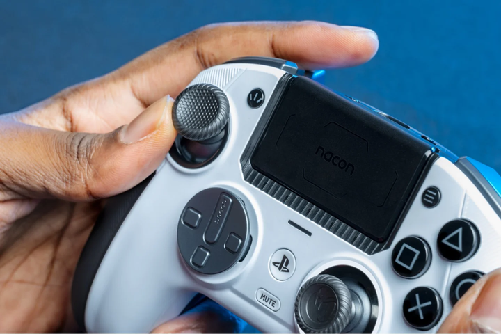 Kontroler Nacon Revolution 5 Pro Controller White (3665962023534) - obraz 6