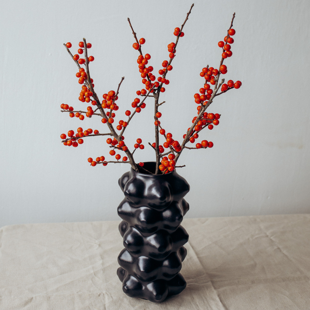 Керамічна ваза від Zguro ceramics, 21 см, чорна - Фото 1 Керамічна ваза від Zguro ceramics, 21 см, чорна - зображення 1
