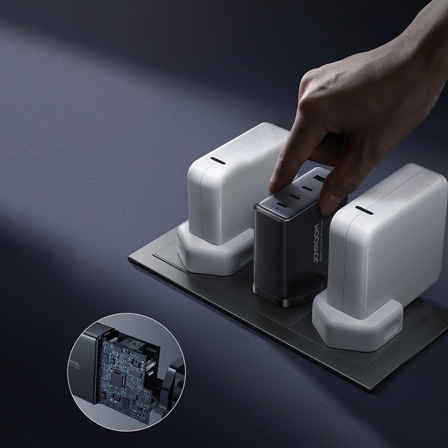 Ładowarka sieciowa JOYROOM GaN 140 W 3 x USB-C + USB-A wtyczka UK Black (JR-TCG05UK) - obraz 11