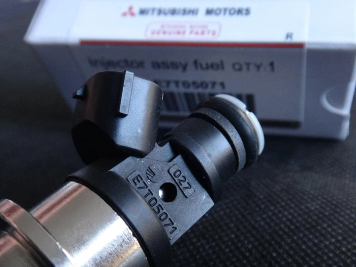 Форсунка топливная Mitsubishi E7T05071 - Фото 2 Форсунка топливная Mitsubishi E7T05071 - изображение 2