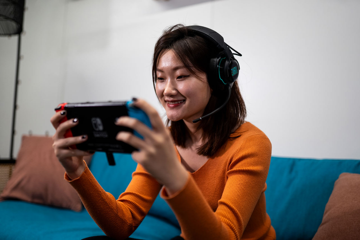 Słuchawki JBL Quantum 910 Wireless (JBLQ910WLBLK) - obraz 17