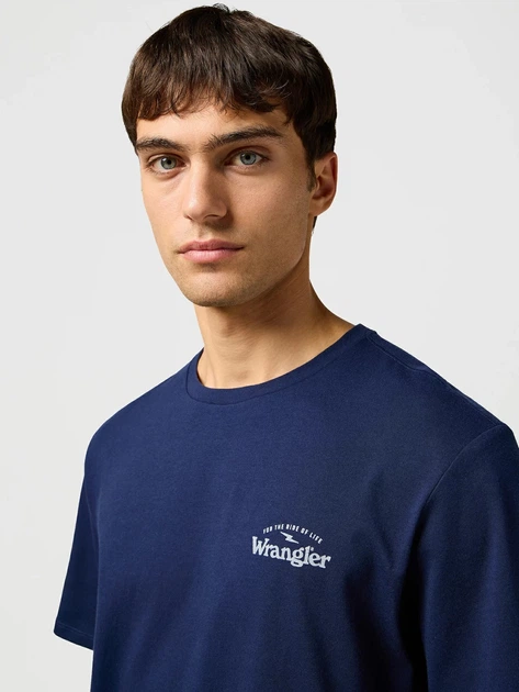 Футболка хлопковая длинная мужская Wrangler 112362367 L Темно-синяя с принтом (5401139211575) - изображение 5