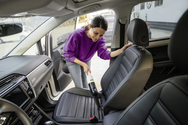 Мощный ручной пылесос аккумуляторный Karcher CVH 2 Premium: с АКБ 7.2V 2.0 Ah, бак 0.15 л - изображение 3