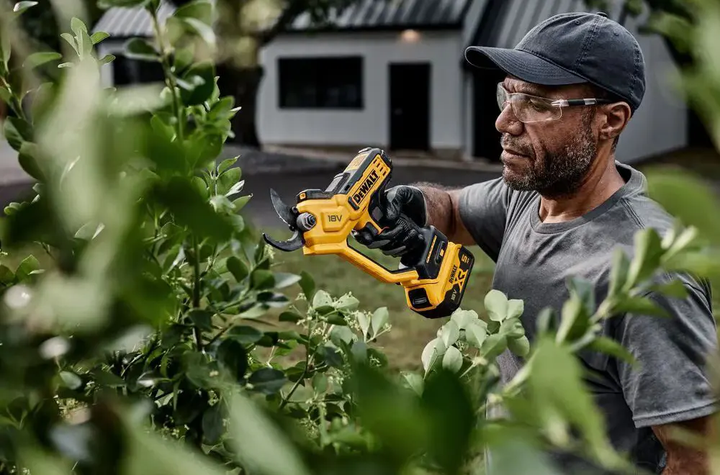 Профессиональный аккумуляторный секатор (ножницы) DeWALT DCMPP568N: без АКБ, диаметр реза 38 мм (DCMPP568N) - изображение 6
