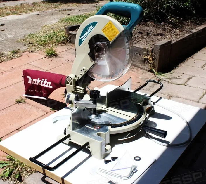 Ручная торцовочная пила без протяжки по дереву Makita LS1040N : 1650 Вт, глубина реза 93мм, круг 255 мм - Фото 7 Ручная торцовочная пила без протяжки по дереву Makita LS1040N : 1650 Вт, глубина реза 93мм, круг 255 мм - изображение 7