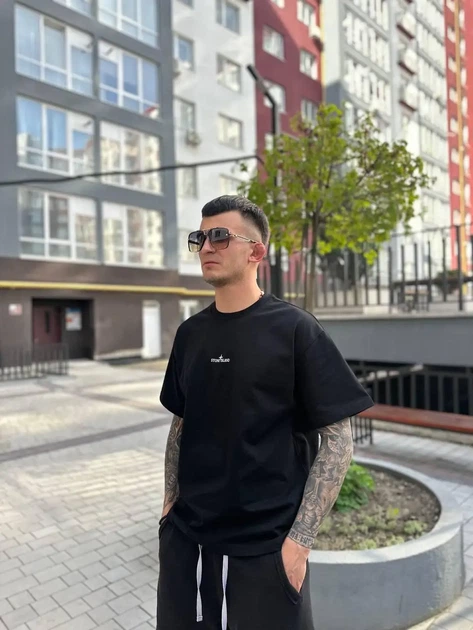 Футболка Stone Island с логотипом с обеих сторон, черная.Размер M. - Фото 1 Футболка Stone Island с логотипом с обеих сторон, черная.Размер M. - изображение 1