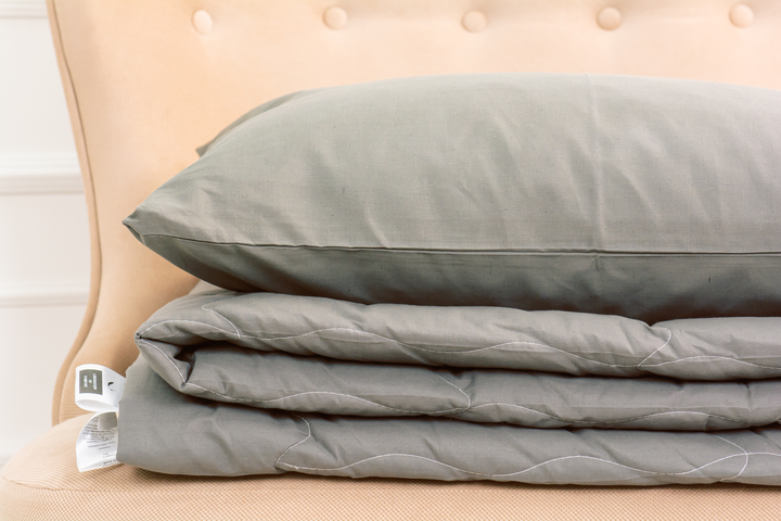 Літній постільний комплект MirSon №2615 EcoSilk 16-5803 Geronimo ковдра 200x220 см + наволочки 2 х 50х70 см від Rozetka на платформі USKIDKA Акція на Літній постільний комплект MirSon №2615 EcoSilk 16-5803 Geronimo ковдра 200x220 см + наволочки 2 х 50х70 см від Rozetka