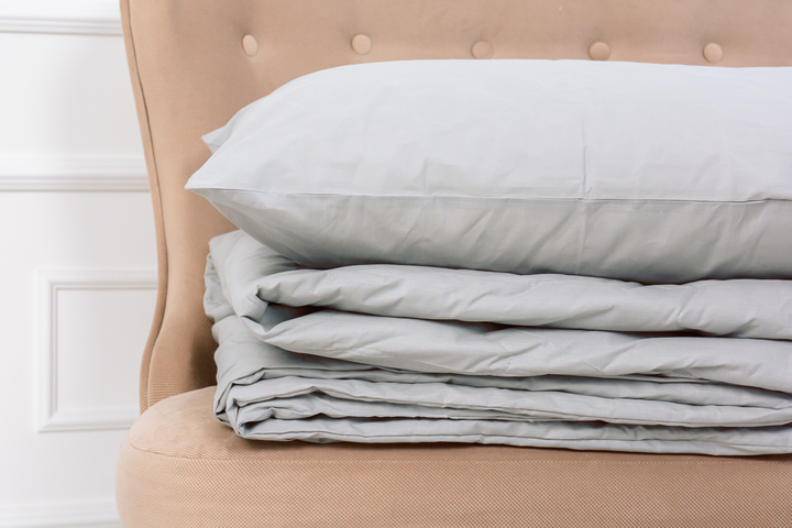 Літній постільний комплект MirSon №2619 EcoSilk 16-5703 Light Gray ковдра 110x140 см + наволочки 2 х 40х60 см від Rozetka на платформі USKIDKA Акція на Літній постільний комплект MirSon №2619 EcoSilk 16-5703 Light Gray ковдра 110x140 см + наволочки 2 х 40х60 см від Rozetka