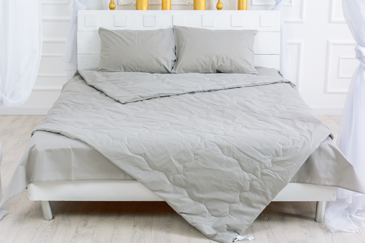 Літній постільний комплект MirSon №2607 Silk Kapok 16-5703 Light Gray Ковдра + 2 подушки 50x70 + 2 наволочки + простирадло від Rozetka на платформі USKIDKA Акція на Літній постільний комплект MirSon №2607 Silk Kapok 16-5703 Light Gray Ковдра + 2 подушки 50x70 + 2 наволочки + простирадло від Rozetka