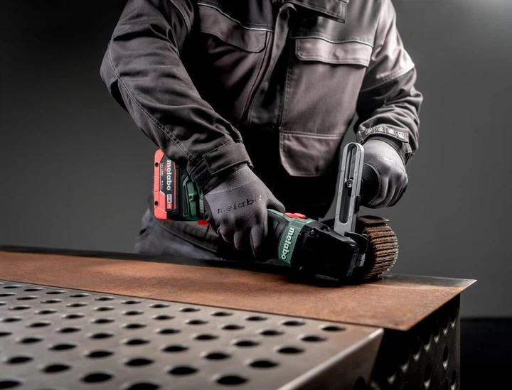 Аккумуляторная щеточная шлифмашина Metabo SVB 18 LTX BL 200 в MetaBox 340, без акб и з/у (601766840) - изображение 3