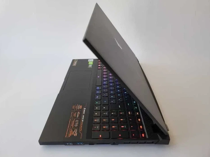 Ноутбук Gigabyte AORUS 15P I7 11800H/RTX 3070/RAM 16GB/SSD 1TB/300Hz Б\В - зображення 3