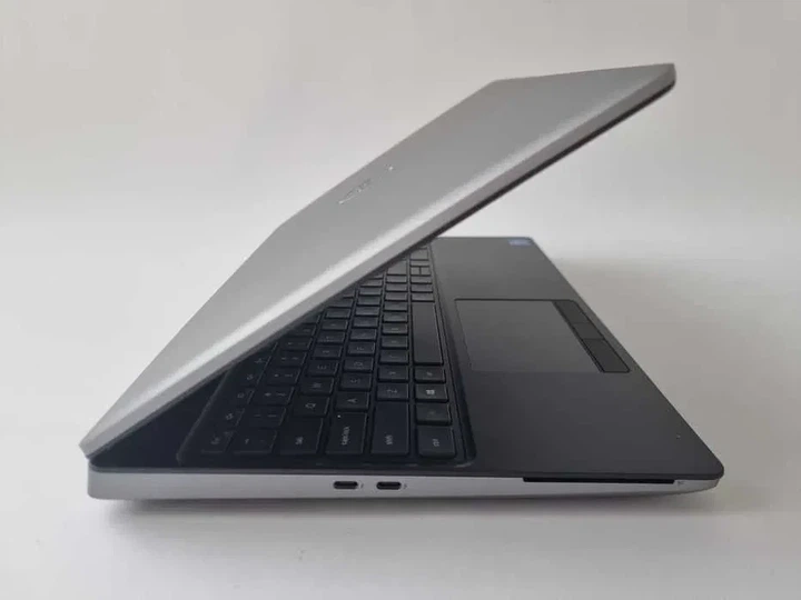 Ноутбук Dell Precision 7550 i7 10850H/RAM 16GB/SSD 512GB/WIN 11