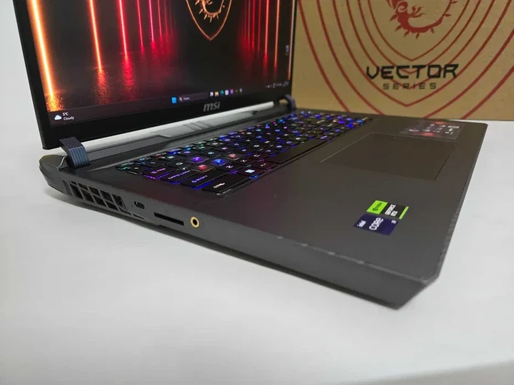Ноутбук MSI Vector 17 HX (2024) I9 14900HX/RTX 4080/RAM 32GB/SSD 1TB/240Hz Б\В - изображение 2