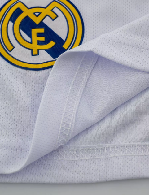 Футбольна форма Real Madrid BELLINGHAM (Реал Мадрид Белингем), сезон 24/25 з гетрами (розмір 34-38) та щитками, розмір 22 на зріст 125-130 см, біла (R-03-BL-WT-22) - Фото 8 Футбольна форма Real Madrid BELLINGHAM (Реал Мадрид Белингем), сезон 24/25 з гетрами (розмір 34-38) та щитками, розмір 22 на зріст 125-130 см, біла (R-03-BL-WT-22) - изображение 8