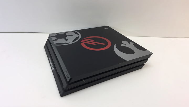 Набір Консоль Sony PlayStation 4 Pro CUH-70-71xx Star Wars Battlefront II Limited Edition 1TB Black Б/У + Геймпад Бездротовий DualShock 4 Star Wars Battlefront II Version 2 - зображення 3