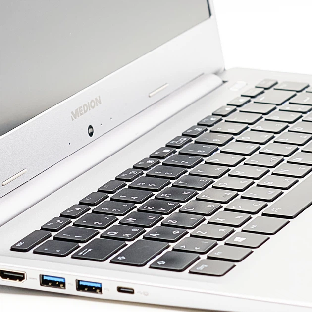 Ігровий ноутбук 15.6'' Medion (Lenovo Group) Akoya S15447 Intel Core i7-10510U RAM 32 ГБ SSD 1 ТБ Nvidia GeForcce MX350 Металевий корпус б/в (3889) - изображение 2