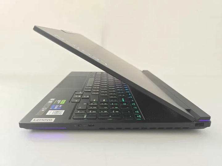 Ноутбук Lenovo Legion 9 16IRX9 (2024) I9 14900HX/RTX 4090/RAM 32GB/Mini LED 165Hz Б\В - Фото 5 Ноутбук Lenovo Legion 9 16IRX9 (2024) I9 14900HX/RTX 4090/RAM 32GB/Mini LED 165Hz Б\В - изображение 5