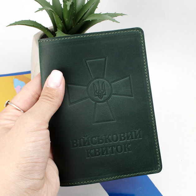 Обкладинка шкіряна на військовий квиток (зелена) з прозорим клапаном - Фото 5 Обкладинка шкіряна на військовий квиток (зелена) з прозорим клапаном - зображення 5