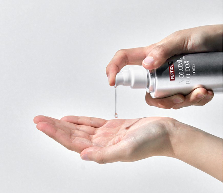 Toner do twarzy Medipeel Peptide 9 Volume Bio Tox Pro nawilżający 250 ml (8809941820317) - obraz 2