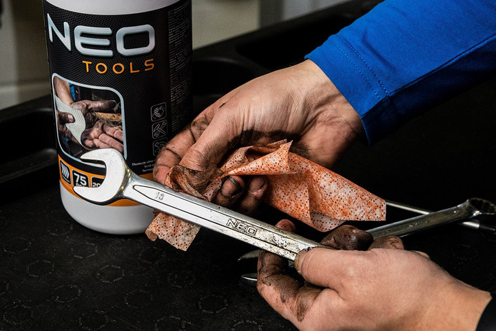 Абразивні серветки NEO Tools для миття рук і очищення поверхонь та інструментів 75 шт 10-408 (5907558467222) - зображення 6