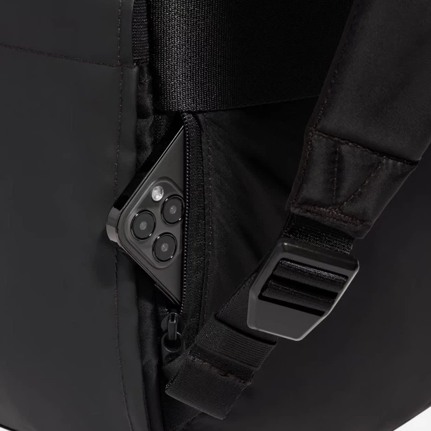 Рюкзак женский спортивный 21 л водонепроницаемый Under Armour Studio Spirit Backpack 21L 1388928-001 Черный (197779350280) - изображение 7