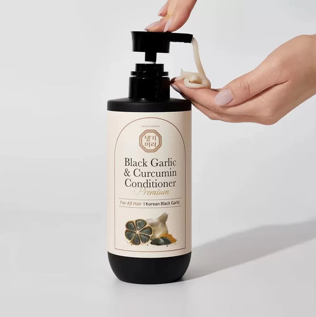 Кондиціонер для волосся Daeng Gi Meo Ri Premium Black Garlic and Curcumin відновлюючий 500 мл (8807779100960) - зображення 2