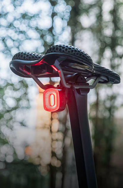 Велофонарь задний Rockbros Q2S Smart (мигалка) умный стоп-сигнал с датчиком торможения и движения, USB Type-C - изображение 4
