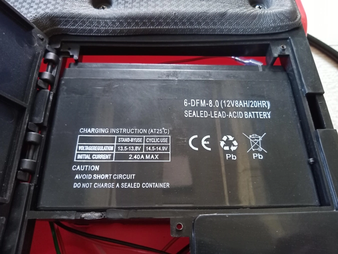 Садовий обприскувач акумуляторний Vulkan HY-16L : 12 V, 8 Ah, бак 16 л, ранцевий, вага 3 кг - зображення 4