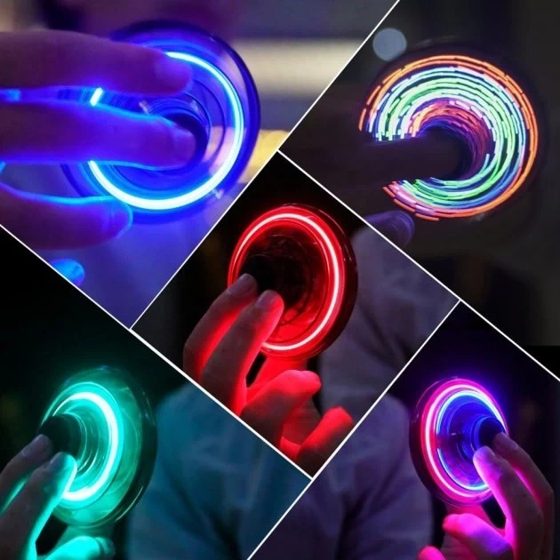 Літаючий спіннер Flying Fidget Spinner з LED підсвічуванням іграшка літаюча тарілка - Фото 5 Літаючий спіннер Flying Fidget Spinner з LED підсвічуванням іграшка літаюча тарілка - зображення 5