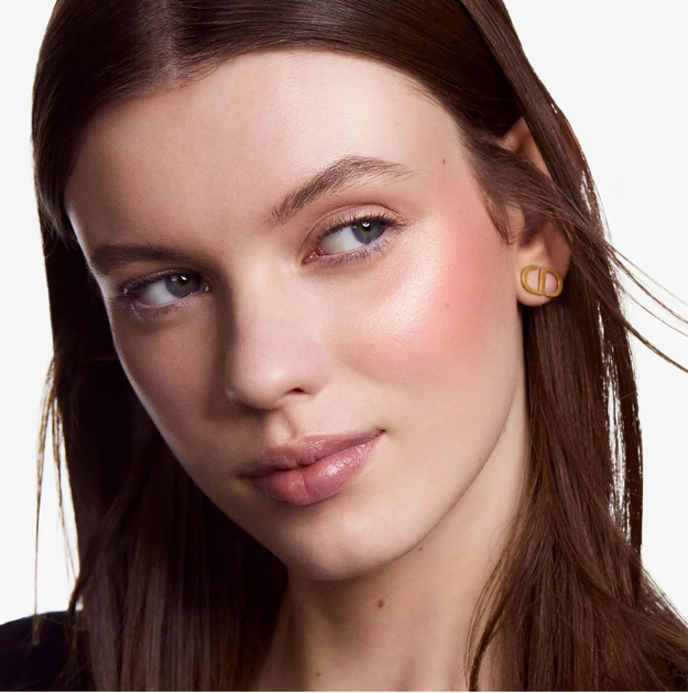 Палітра з рум'ян і хайлайтера Dior Rouge Blush Color&Glow 257 Diorivera 8g - Фото 3 Палітра з рум'ян і хайлайтера Dior Rouge Blush Color&Glow 257 Diorivera 8g - зображення 3